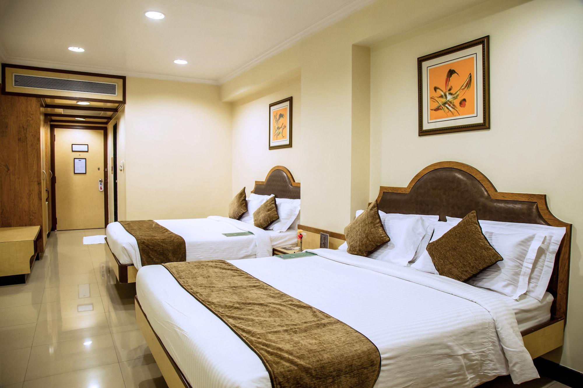 Hotel Tip Top Plaza Thána Kültér fotó