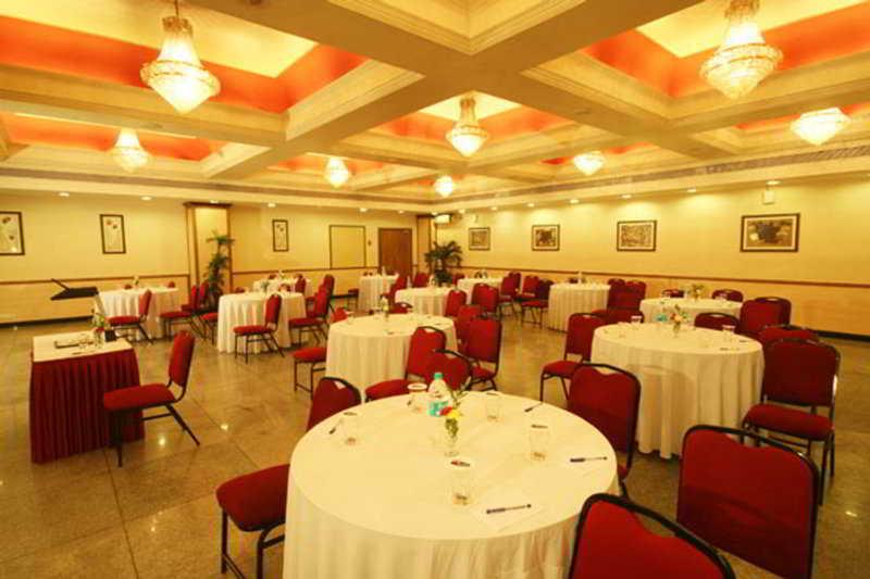 Hotel Tip Top Plaza Thána Kültér fotó