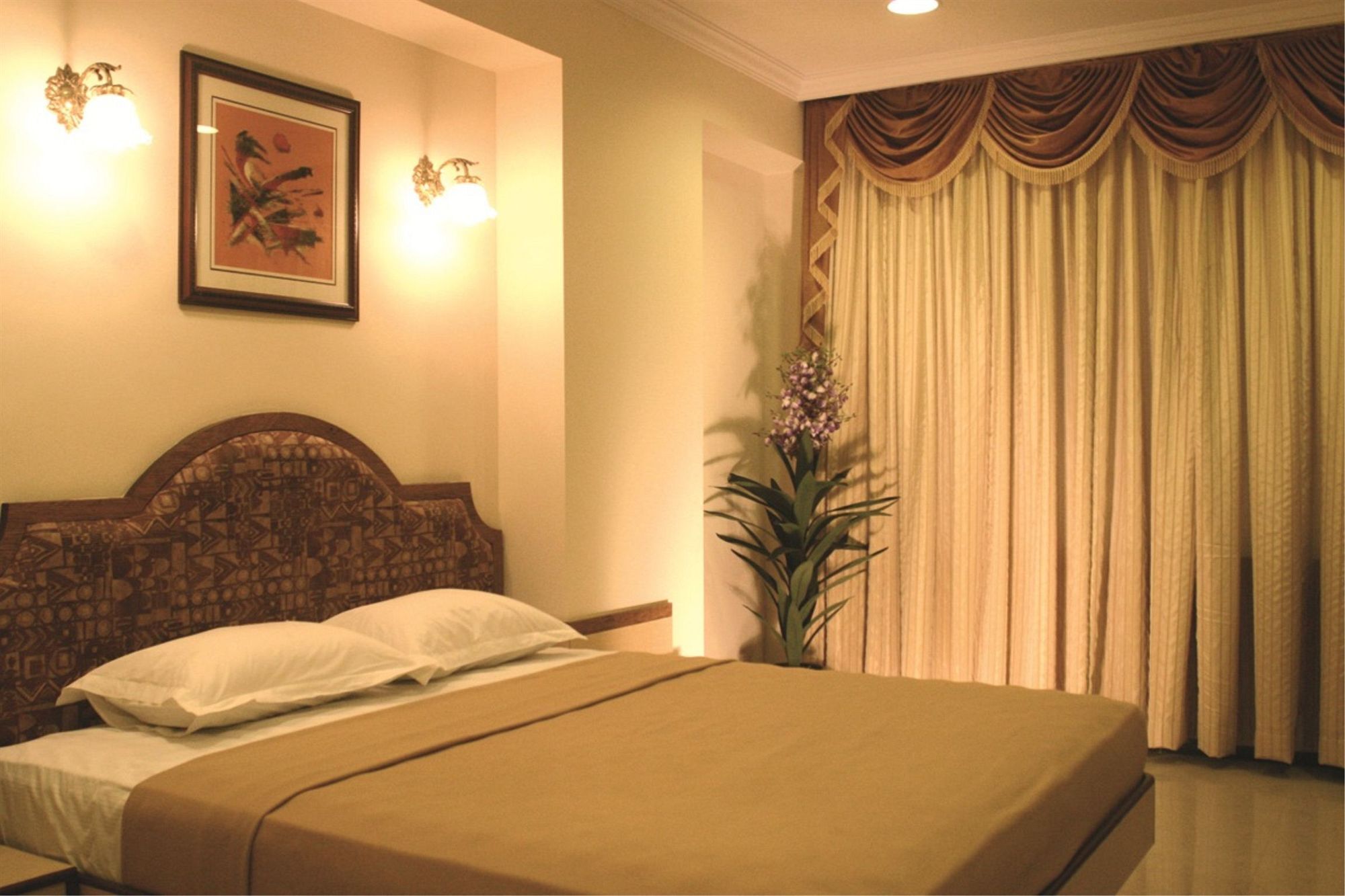 Hotel Tip Top Plaza Thána Kültér fotó